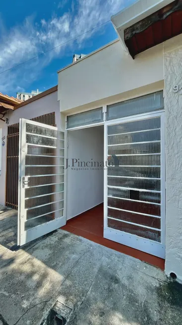 Foto 1 de Casa com 2 Quartos à venda, 109m² em Parque do Colégio, Jundiaí