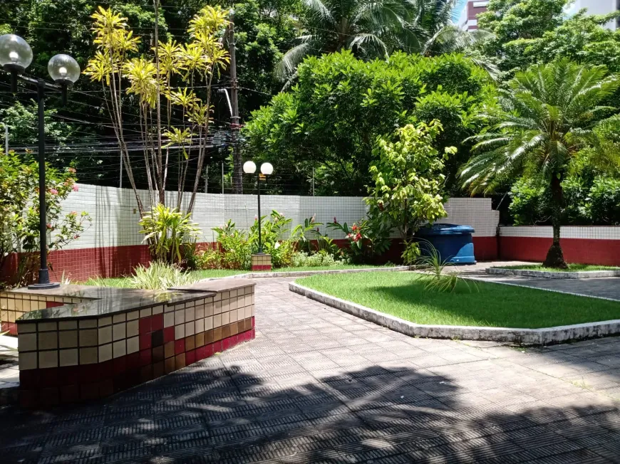 Foto 1 de Apartamento com 3 Quartos para alugar, 106m² em Itaigara, Salvador