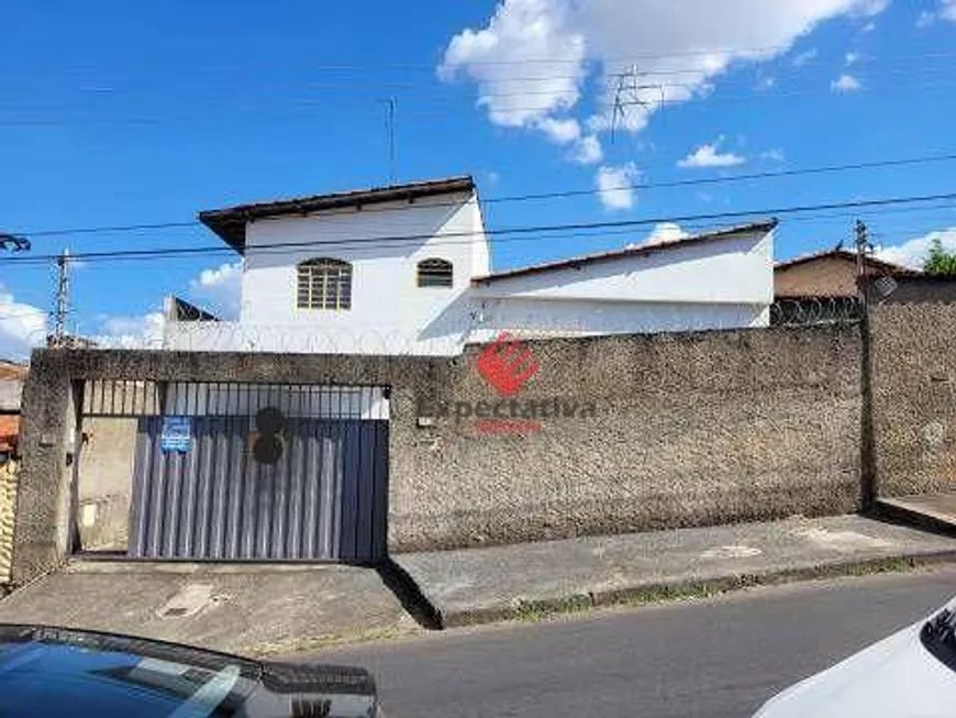 Foto 1 de Casa com 2 Quartos para alugar, 120m² em São Salvador, Belo Horizonte