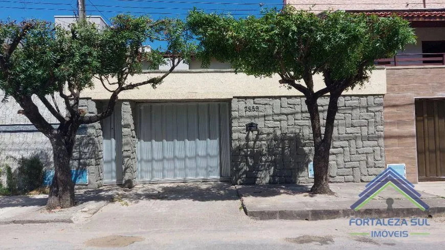 Foto 1 de Casa com 5 Quartos à venda, 207m² em Edson Queiroz, Fortaleza