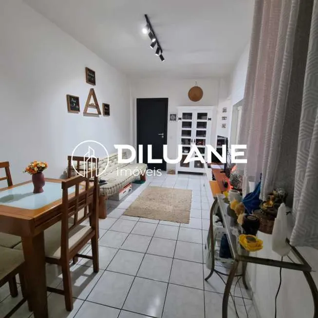 Foto 1 de Apartamento com 2 Quartos à venda, 51m² em Centro, Rio de Janeiro