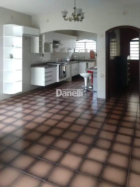 Foto 1 de Sobrado com 4 Quartos à venda, 166m² em Jardim Russi, Taubaté