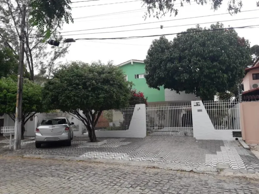 Foto 1 de Casa com 4 Quartos à venda, 300m² em Lagoa Nova, Natal