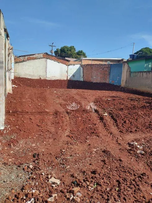 Foto 1 de Lote/Terreno à venda, 200m² em Sebastiao de Melo César, Londrina