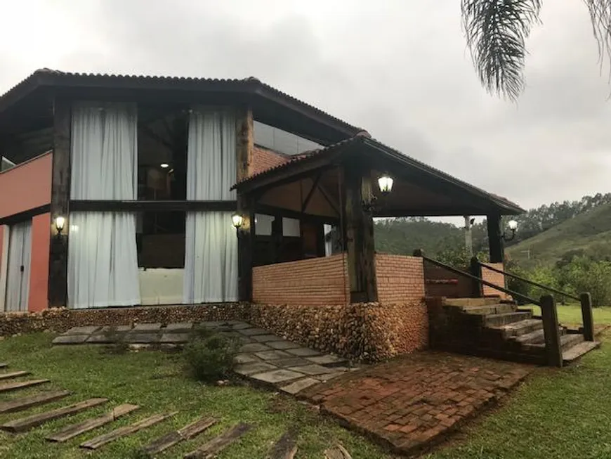 Foto 1 de Fazenda/Sítio com 4 Quartos à venda, 1110000m² em Zona Rural, Santos Dumont