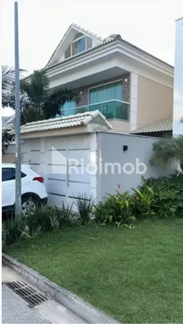 Foto 1 de Casa com 4 Quartos à venda, 320m² em Recreio Dos Bandeirantes, Rio de Janeiro