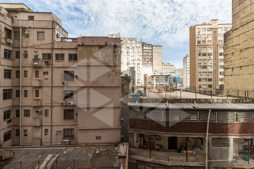 Foto 1 de Sala Comercial para alugar, 23m² em Centro, Porto Alegre