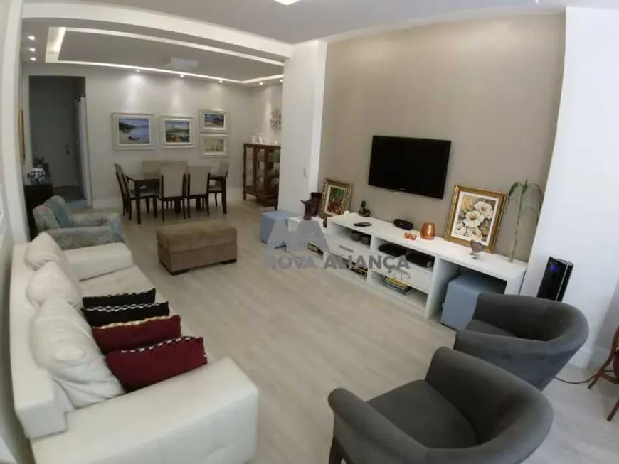 Foto 1 de Apartamento com 3 Quartos à venda, 155m² em Copacabana, Rio de Janeiro