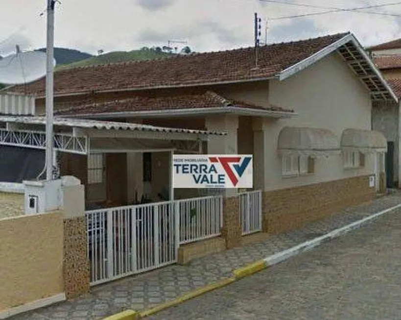 Foto 1 de Fazenda/Sítio com 4 Quartos à venda, 200m² em Centro, São Bento do Sapucaí