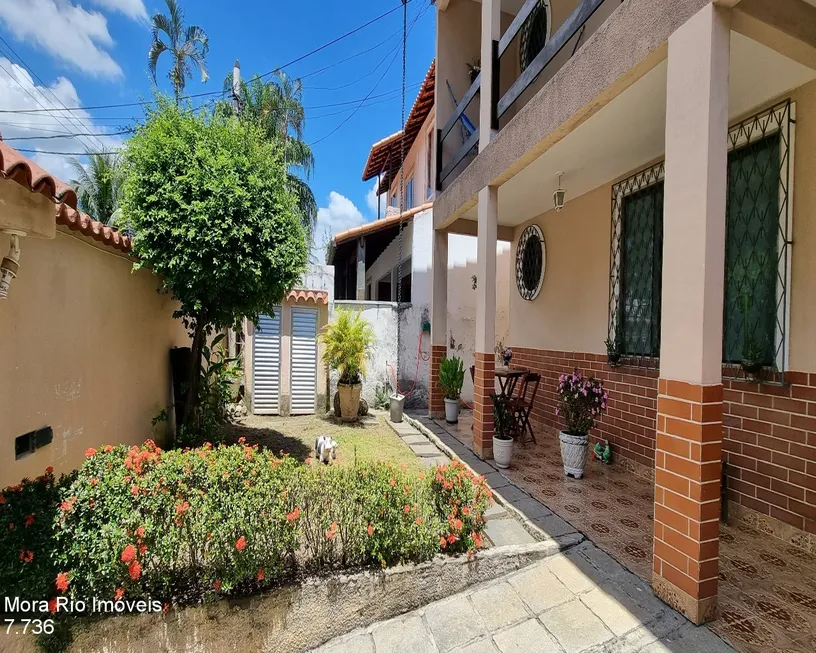 Foto 1 de Sobrado com 4 Quartos à venda, 261m² em Jacarepaguá, Rio de Janeiro