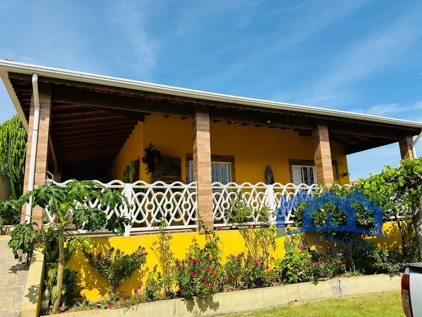 Foto 1 de Fazenda/Sítio com 3 Quartos à venda, 1000m² em Zona Rural, Mairinque