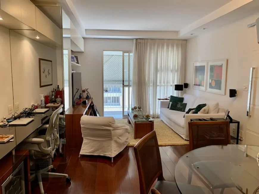 Foto 1 de Apartamento com 2 Quartos à venda, 83m² em Lagoa, Rio de Janeiro
