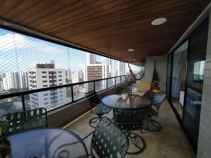Foto 1 de Apartamento com 5 Quartos à venda, 393m² em Casa Amarela, Recife