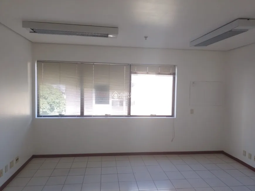 Foto 1 de Sala Comercial para alugar, 26m² em Menino Deus, Porto Alegre