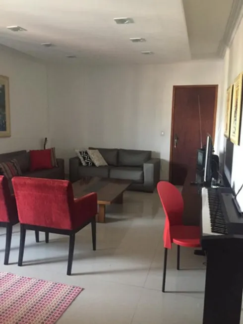 Foto 1 de Apartamento com 3 Quartos à venda, 120m² em Laranjal, Volta Redonda