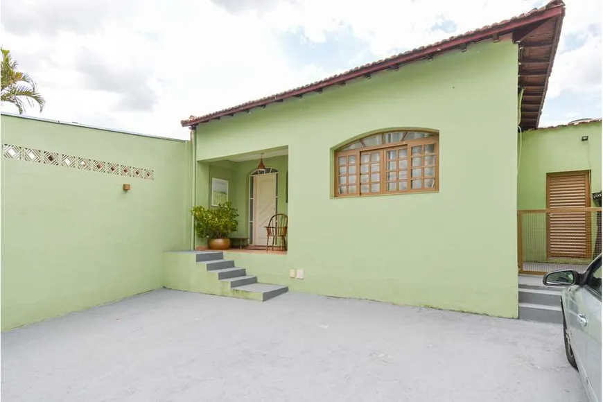 Foto 1 de Casa com 4 Quartos à venda, 194m² em Caxingui, São Paulo