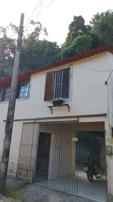 Foto 1 de Casa com 2 Quartos à venda, 80m² em Perequê, Angra dos Reis