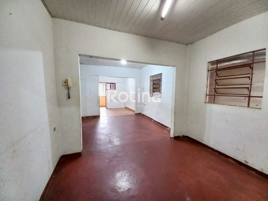 Foto 1 de Casa com 2 Quartos à venda, 140m² em Saraiva, Uberlândia