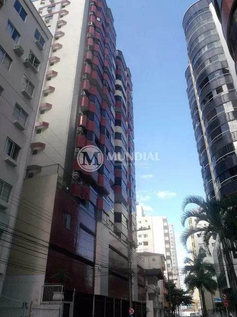 Foto 1 de Apartamento com 5 Quartos à venda, 320m² em Centro, Balneário Camboriú