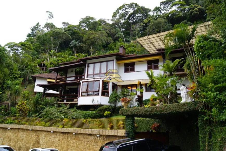 Foto 1 de Casa com 9 Quartos à venda, 307m² em Carlos Guinle, Teresópolis