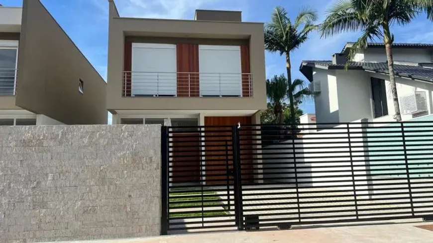 Foto 1 de Casa com 3 Quartos à venda, 194m² em Lagoa da Conceição, Florianópolis