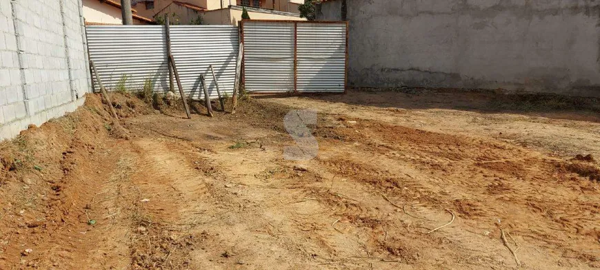 Foto 1 de Lote/Terreno à venda, 528m² em Três Barras, Contagem