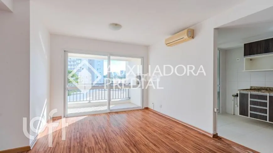 Foto 1 de Apartamento com 2 Quartos à venda, 68m² em Passo da Areia, Porto Alegre