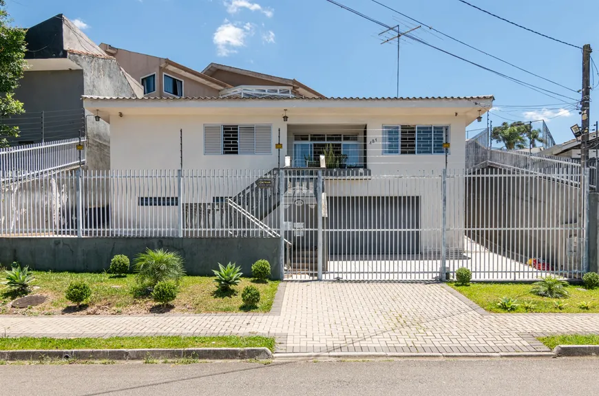 Foto 1 de Casa com 6 Quartos à venda, 261m² em Jardim Botânico, Curitiba