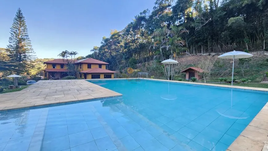 Foto 1 de Casa com 9 Quartos à venda, 415m² em Parque do Imbuí, Teresópolis
