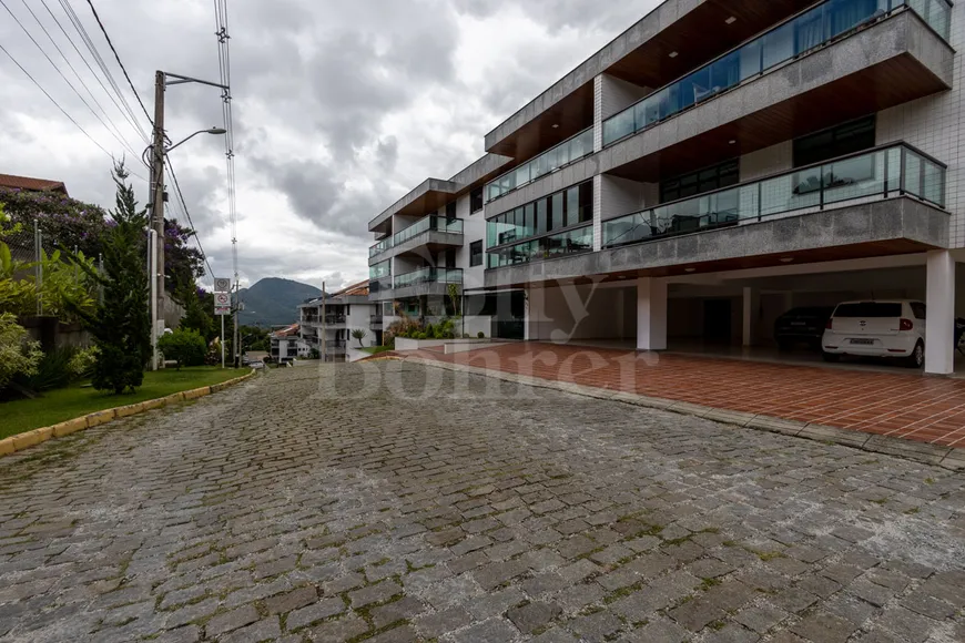 Foto 1 de Cobertura com 3 Quartos para alugar, 200m² em Braunes, Nova Friburgo