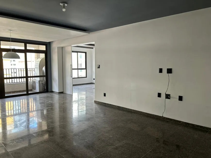 Foto 1 de Apartamento com 4 Quartos à venda, 250m² em Boqueirão, Santos