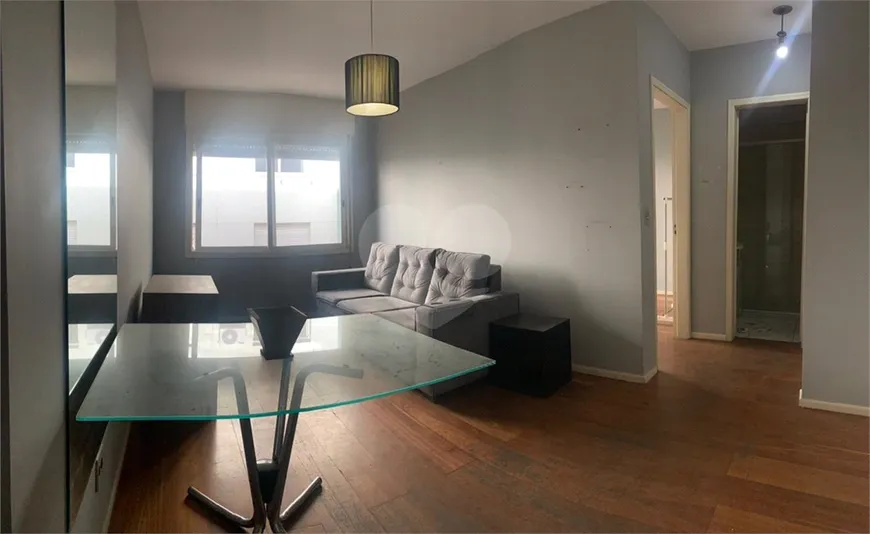 Foto 1 de Apartamento com 1 Quarto à venda, 43m² em Azenha, Porto Alegre