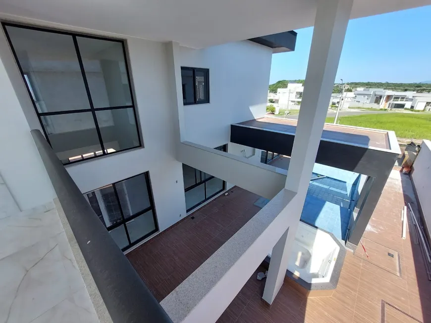Foto 1 de Casa de Condomínio com 5 Quartos para alugar, 500m² em Interlagos, Vila Velha