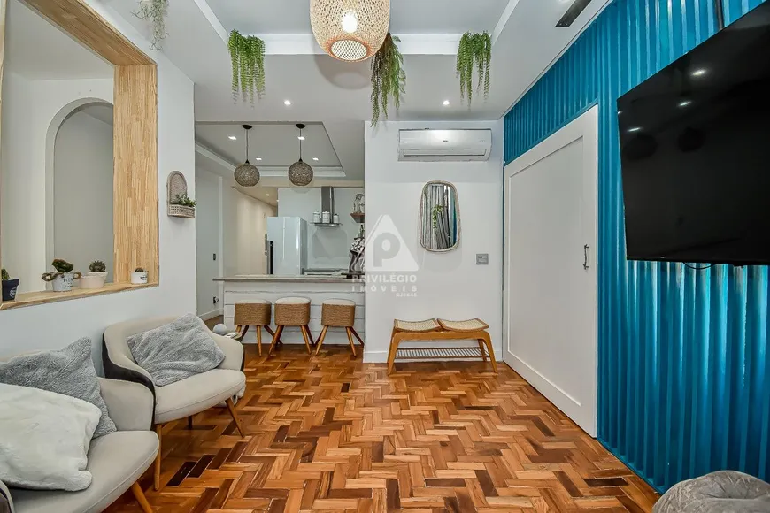 Foto 1 de Apartamento com 2 Quartos à venda, 75m² em Copacabana, Rio de Janeiro