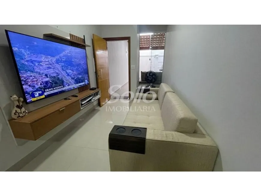 Foto 1 de Casa com 2 Quartos à venda, 110m² em Granada, Uberlândia