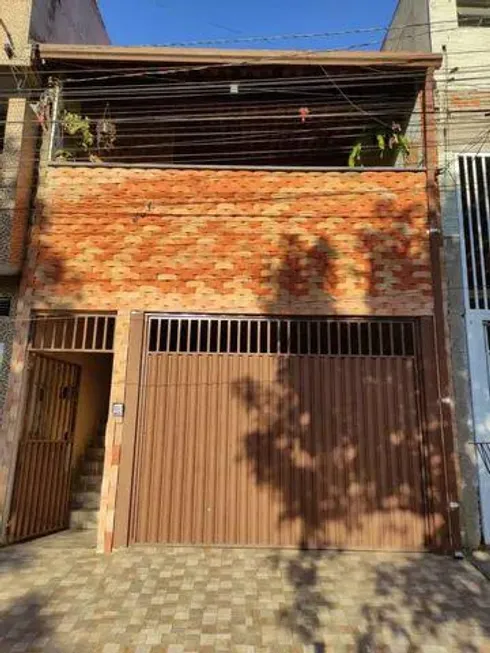 Foto 1 de Sobrado com 3 Quartos à venda, 158m² em Jardim Ikeda, Suzano