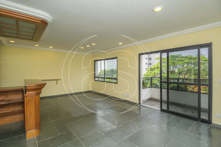 Foto 1 de Apartamento com 4 Quartos à venda, 211m² em Moema, São Paulo