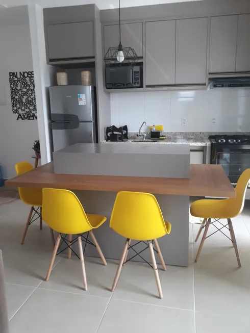 Foto 1 de Apartamento com 2 Quartos à venda, 65m² em Buraquinho, Lauro de Freitas