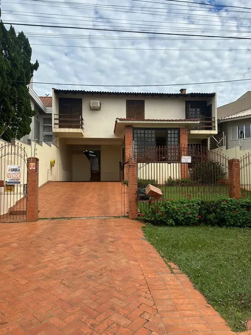 Foto 1 de Sobrado com 3 Quartos à venda, 360m² em Vila Teixeira, Campo Mourão