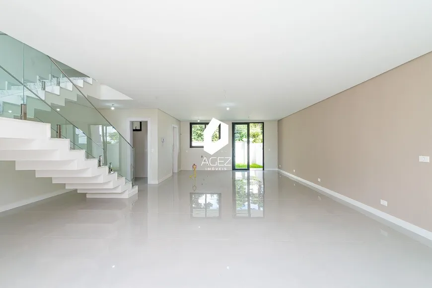 Foto 1 de Casa de Condomínio com 3 Quartos à venda, 182m² em Uberaba, Curitiba
