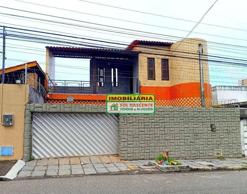 Foto 1 de Casa de Condomínio com 5 Quartos à venda, 275m² em Fátima, Fortaleza