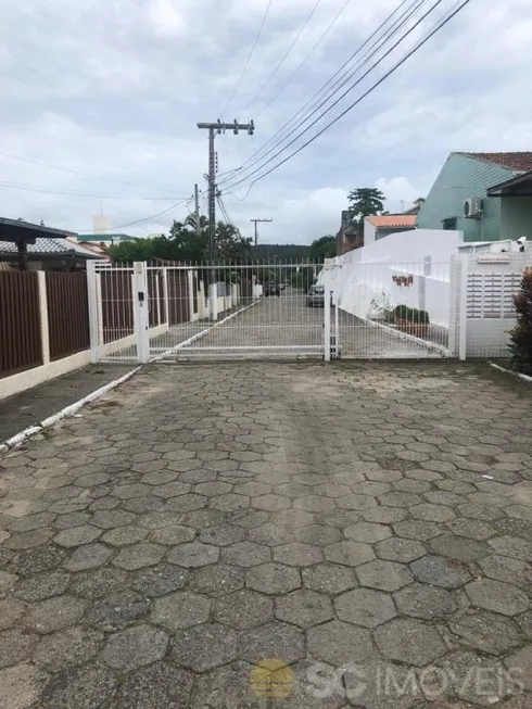 Foto 1 de Casa com 4 Quartos à venda, 180m² em Ingleses do Rio Vermelho, Florianópolis