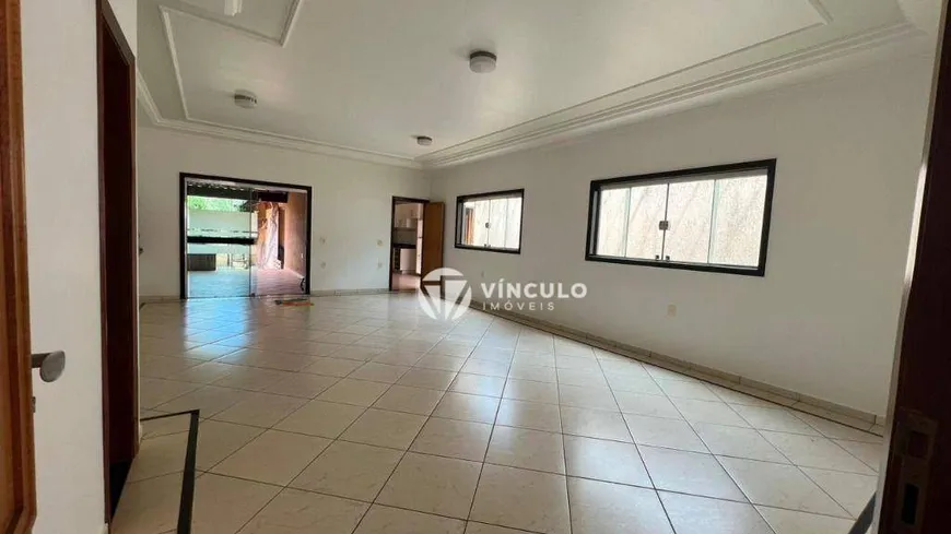 Foto 1 de Casa com 3 Quartos à venda, 248m² em Jardim do Lago, Uberaba