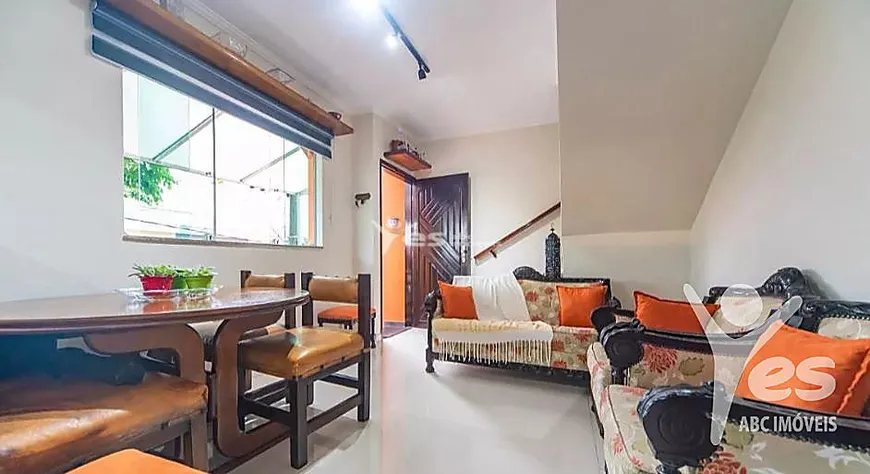 Foto 1 de Casa com 2 Quartos à venda, 66m² em Vila Scarpelli, Santo André
