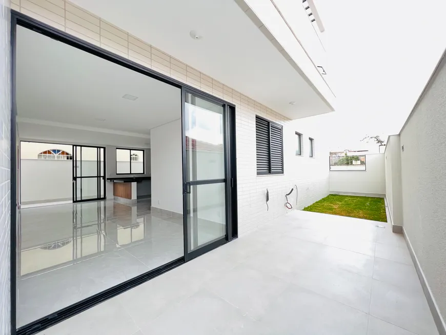Foto 1 de Apartamento com 3 Quartos à venda, 163m² em Planalto, Belo Horizonte