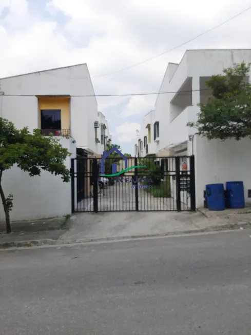 Foto 1 de Casa com 2 Quartos à venda, 65m² em Laranjal, São Gonçalo