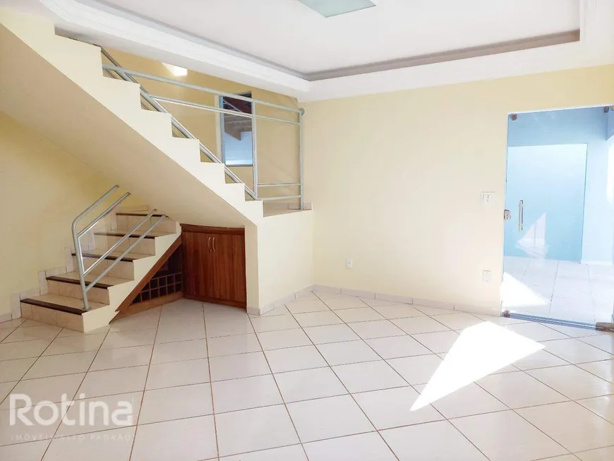 Foto 1 de Casa com 3 Quartos à venda, 152m² em Alto Umuarama, Uberlândia