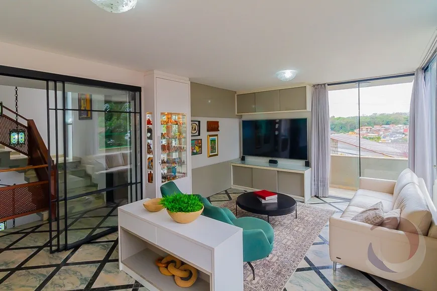 Foto 1 de Casa com 4 Quartos à venda, 184m² em Agronômica, Florianópolis