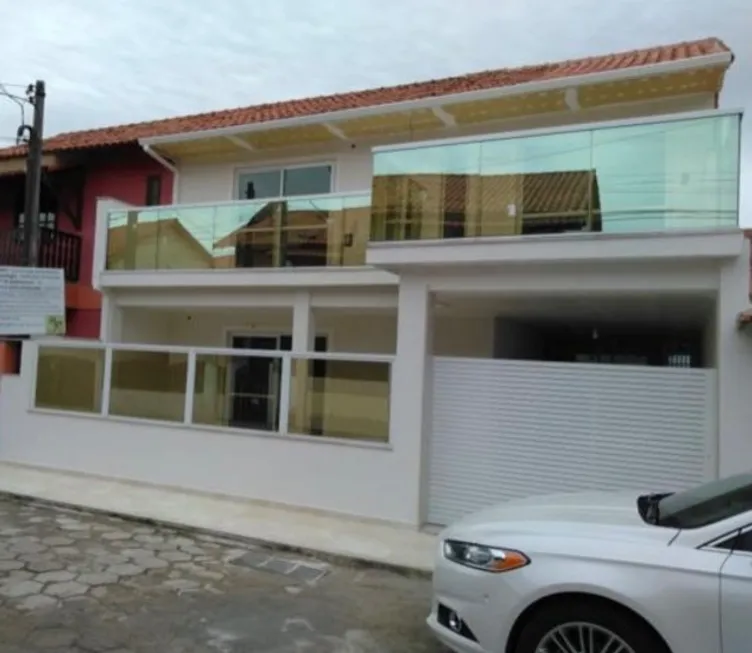 Foto 1 de Casa de Condomínio com 3 Quartos à venda, 210m² em Porto da Roca I, Saquarema