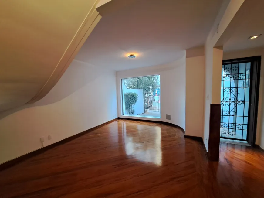 Foto 1 de Casa com 3 Quartos para alugar, 120m² em Pinheiros, São Paulo